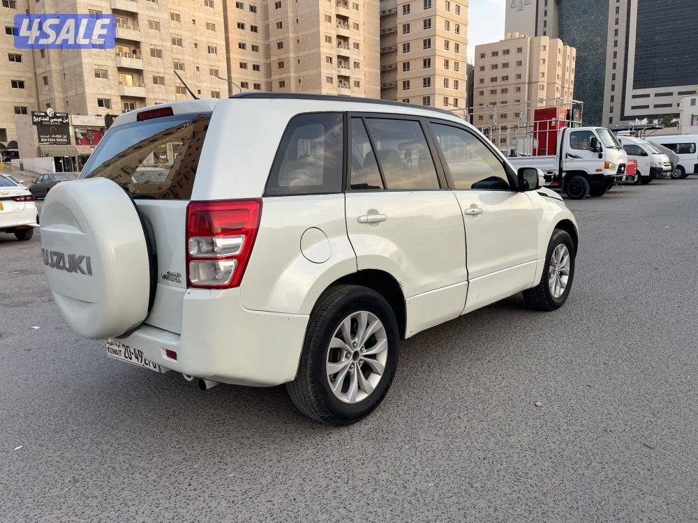 للبيع جيب سوزوكي موديل 2014 ( واتساب فقط )1