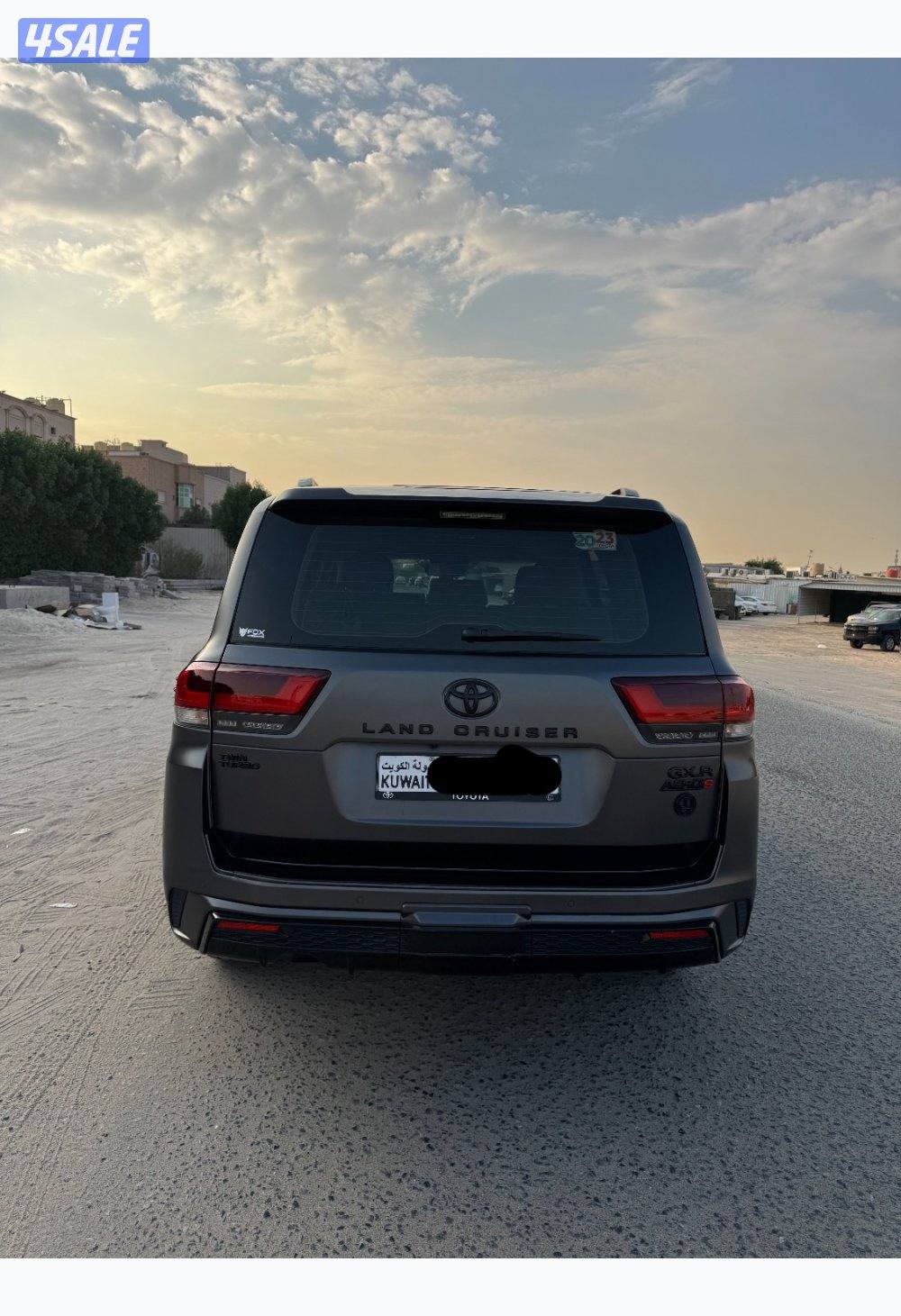 لاند كروزر مديل 2023 وارد الساير ماشي 60 الف شرط الفحص5