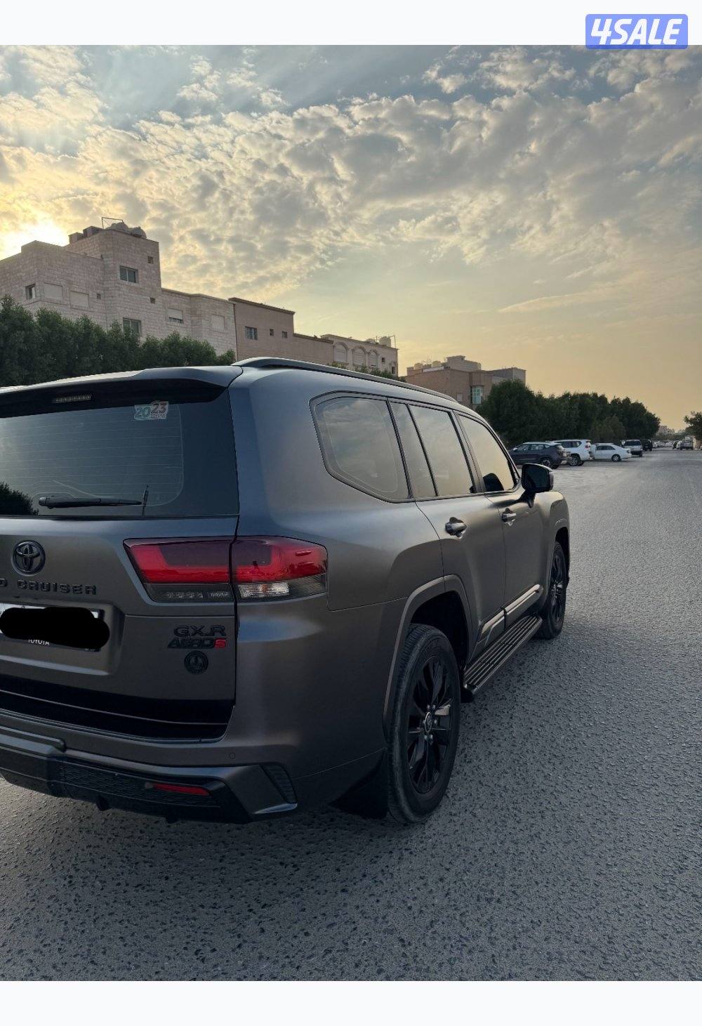 لاند كروزر مديل 2023 وارد الساير ماشي 60 الف شرط الفحص7