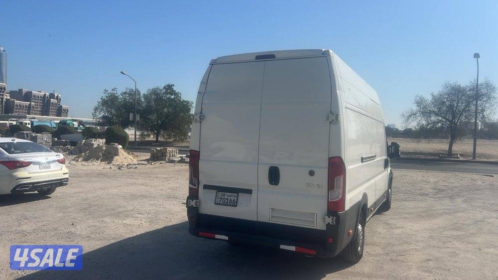 بيجو بوكسر 2019 (شرط الفحص قير وكينة وشاصي ) ليت خلفي يسار مكسور0