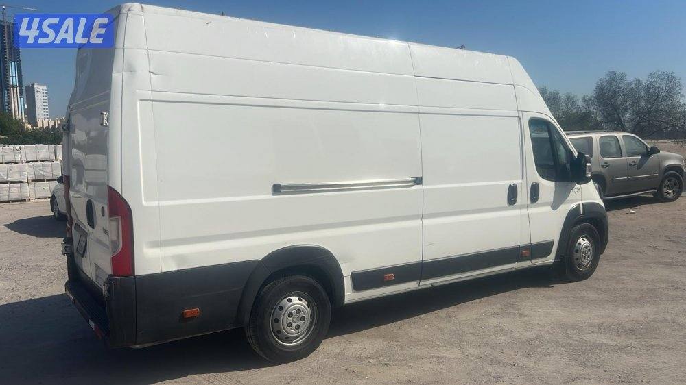 بيجو بوكسر 2019 (شرط الفحص قير وكينة وشاصي ) ليت خلفي يسار مكسور2