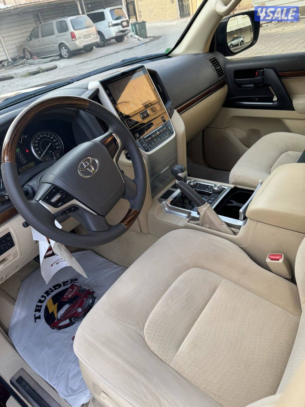 لاند كروزر موديل gxr 8v 20174