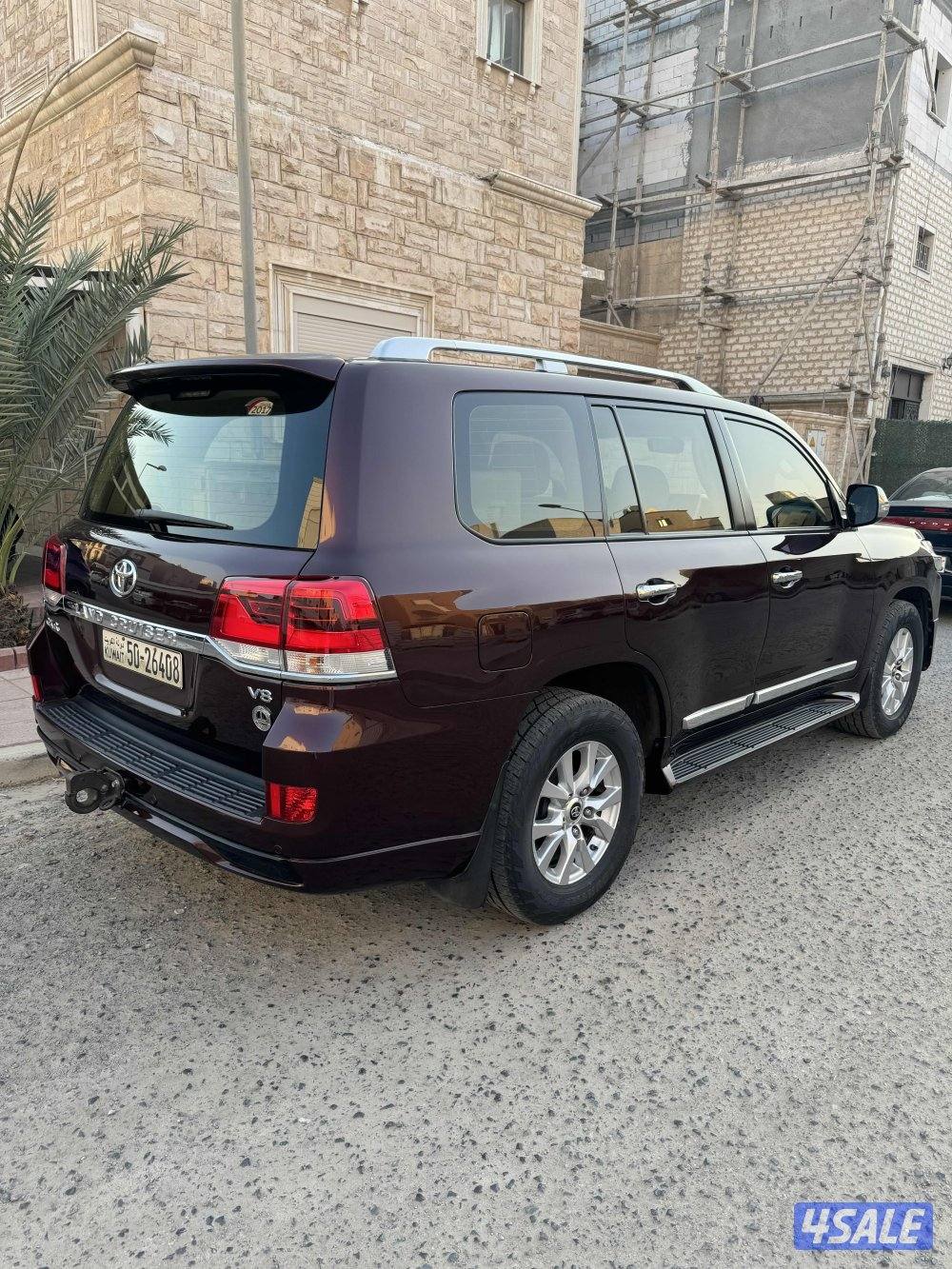 لاند كروزر موديل gxr 8v 20173