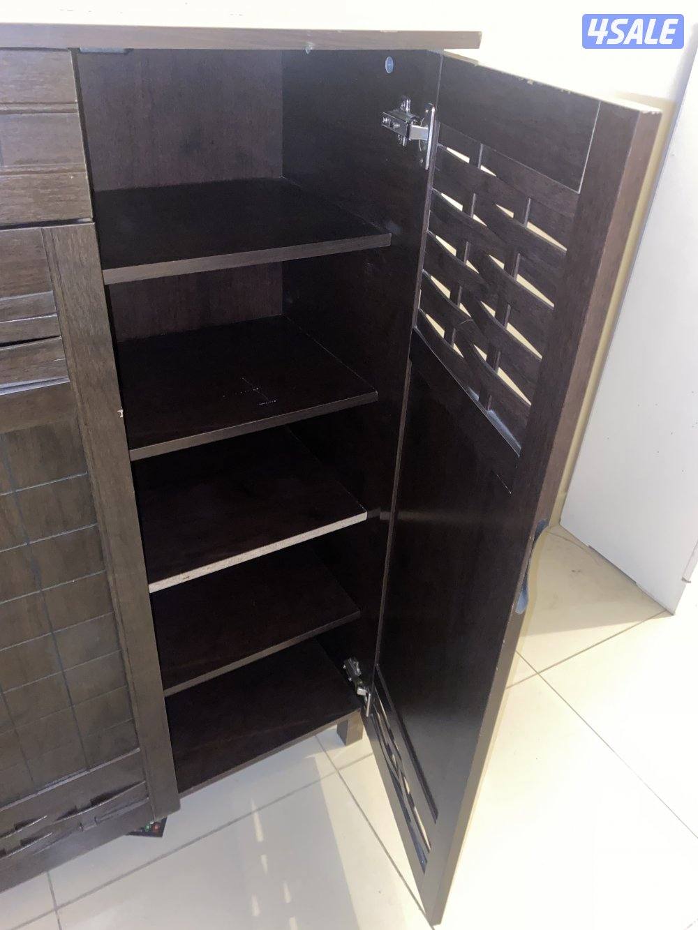 wooden brown shoes rack0