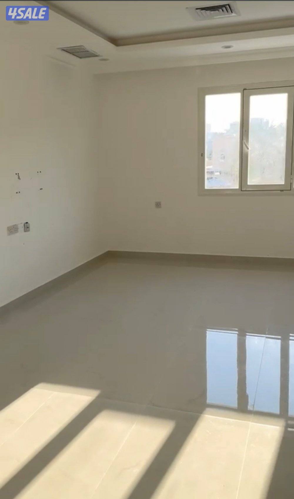 شقة ارضيه جديده مساحة كبيره مدخلين القصور1