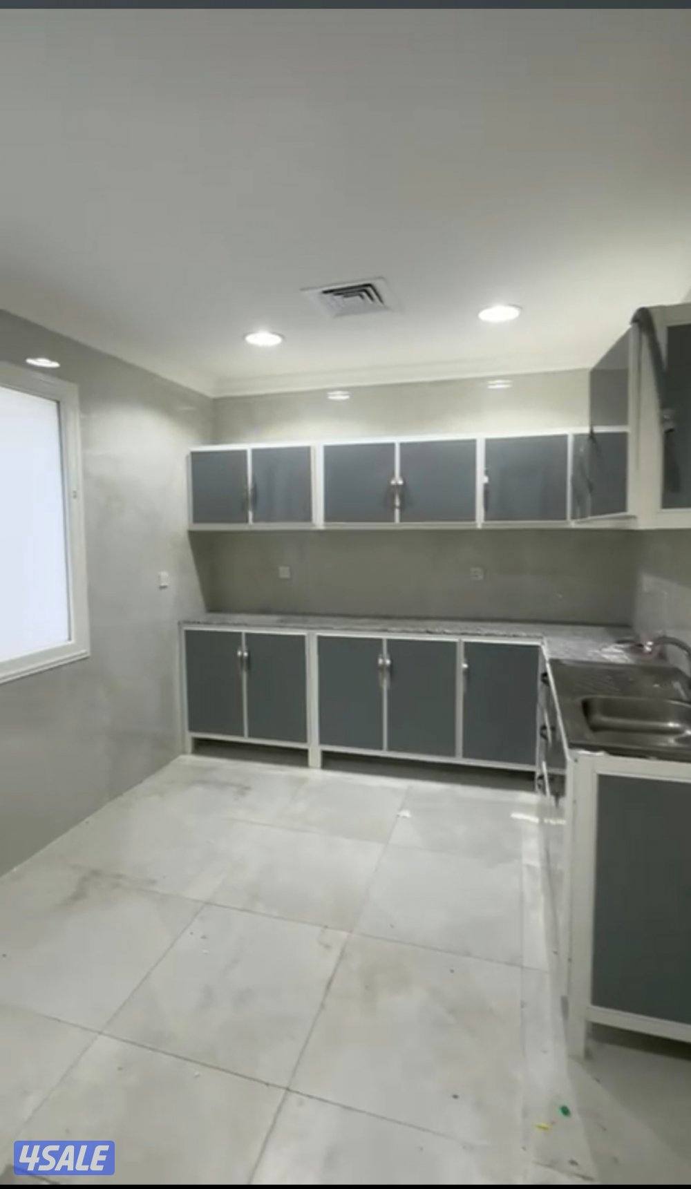 شقة ارضيه جديده مساحة كبيره مدخلين القصور3