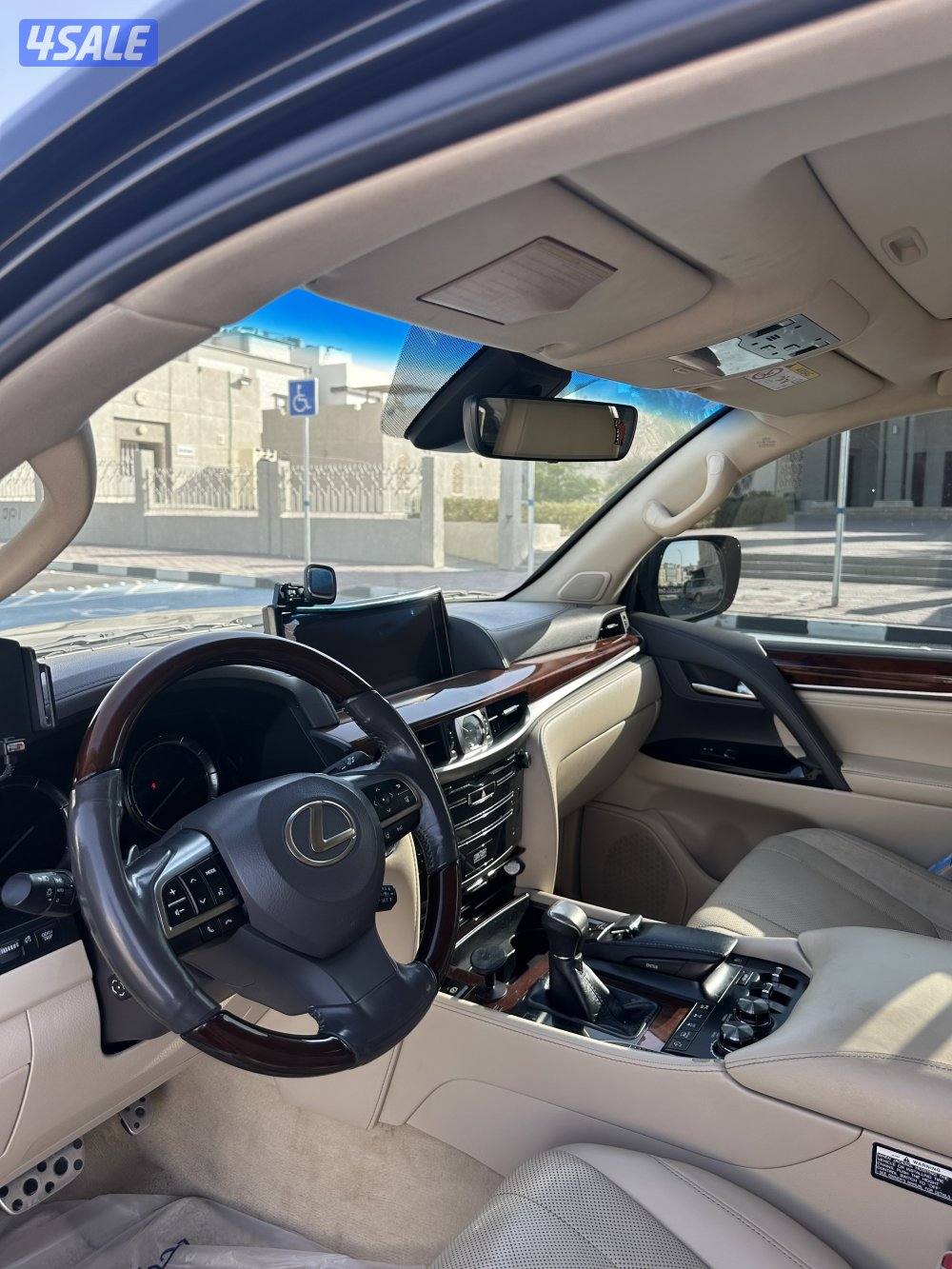 للبيع جيب لكسز سبورت4