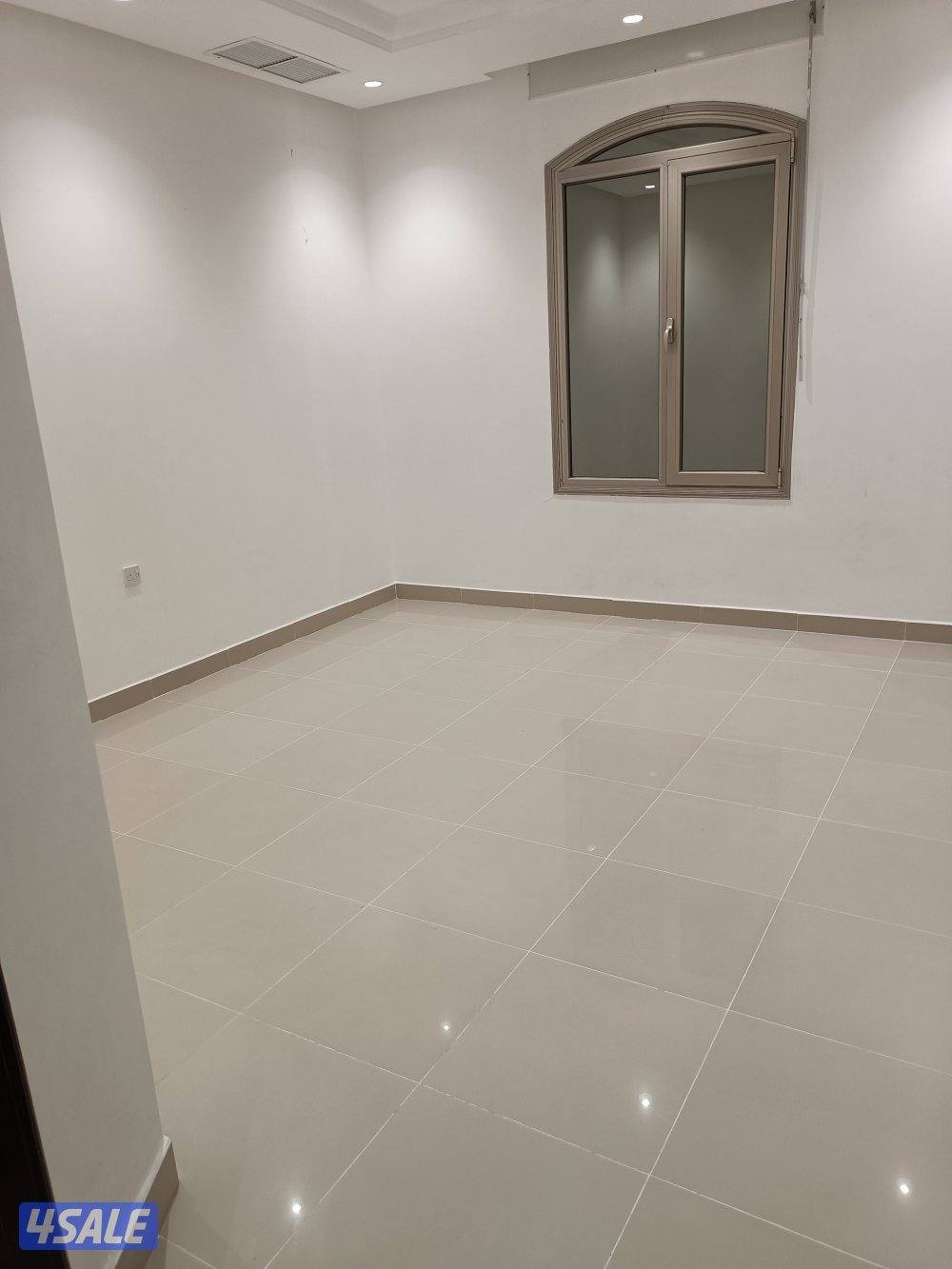 للايجار في جابر الاحمد قطعة ٢ شقة للمعاريس5