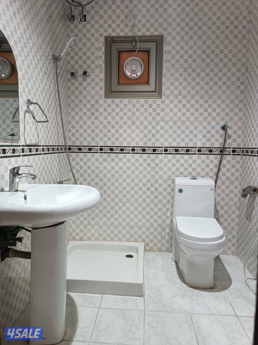 للايجار في جابر الاحمد قطعة ٢ شقة للمعاريس6