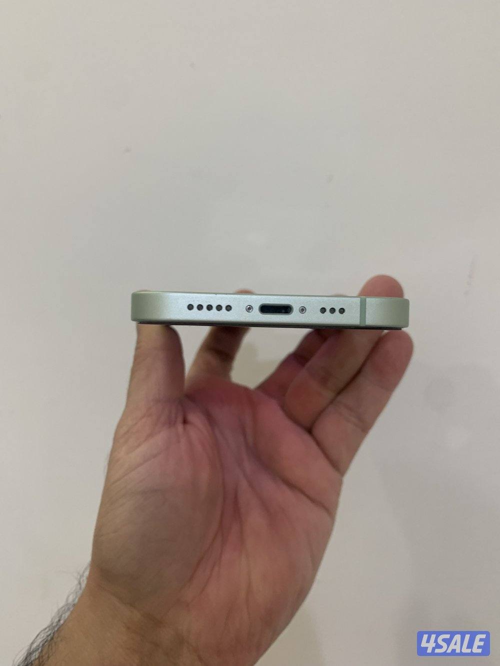 للبيع ايفون 12 سعة 256 جيجا لون اخضر فسفوري بحالة الوكالة متوفر توصيل3
