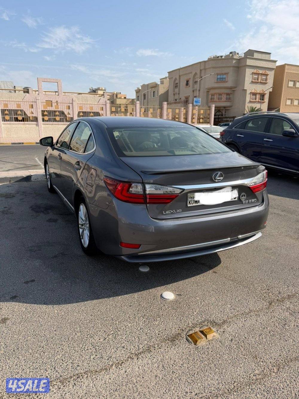 للبيع لكزس es250 موديل 20174
