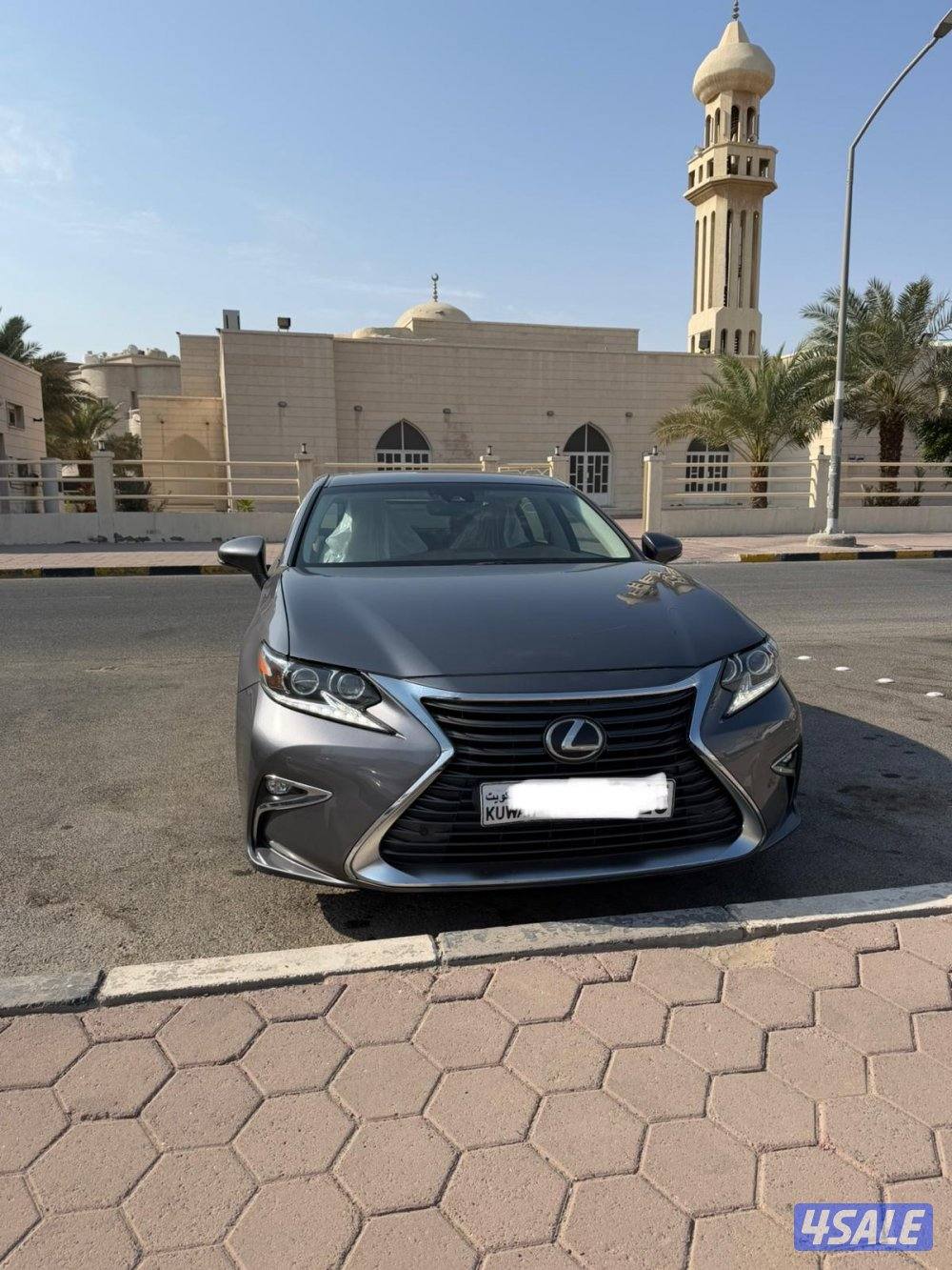 للبيع لكزس es250 موديل 20173