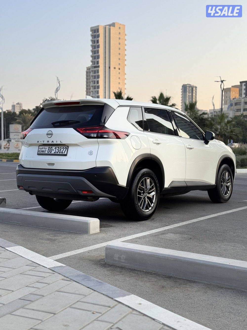 للبيع نيسان اكس تريل موديل 2023 ماشي 10 الاف فقط4