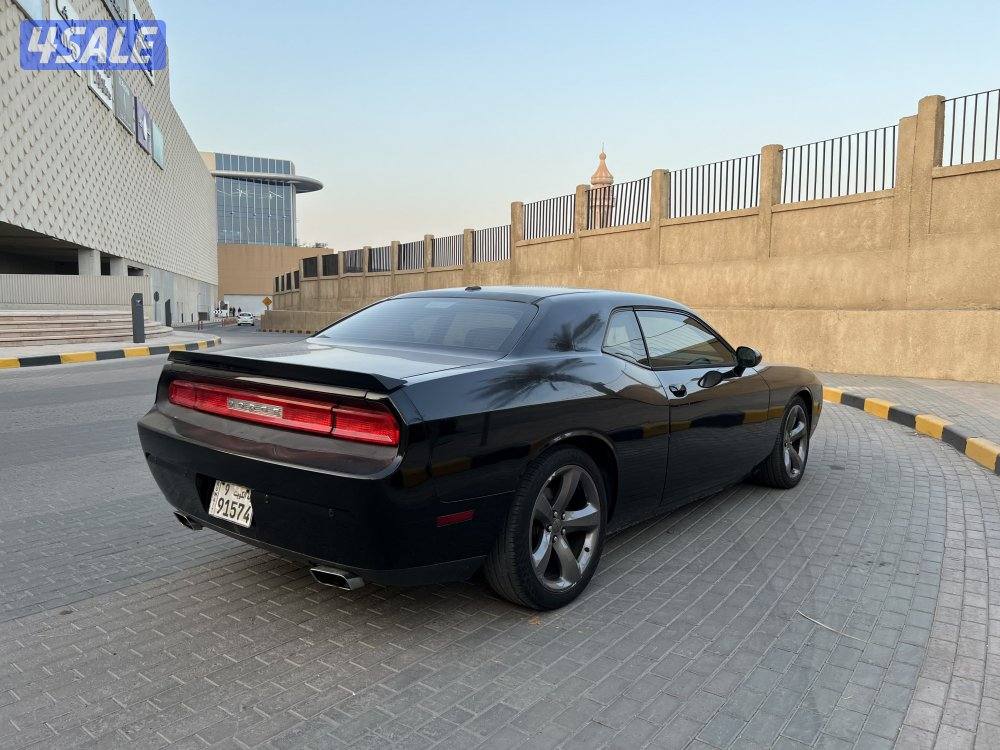 للبيع دوج شالنجر موديل 2014 RT2