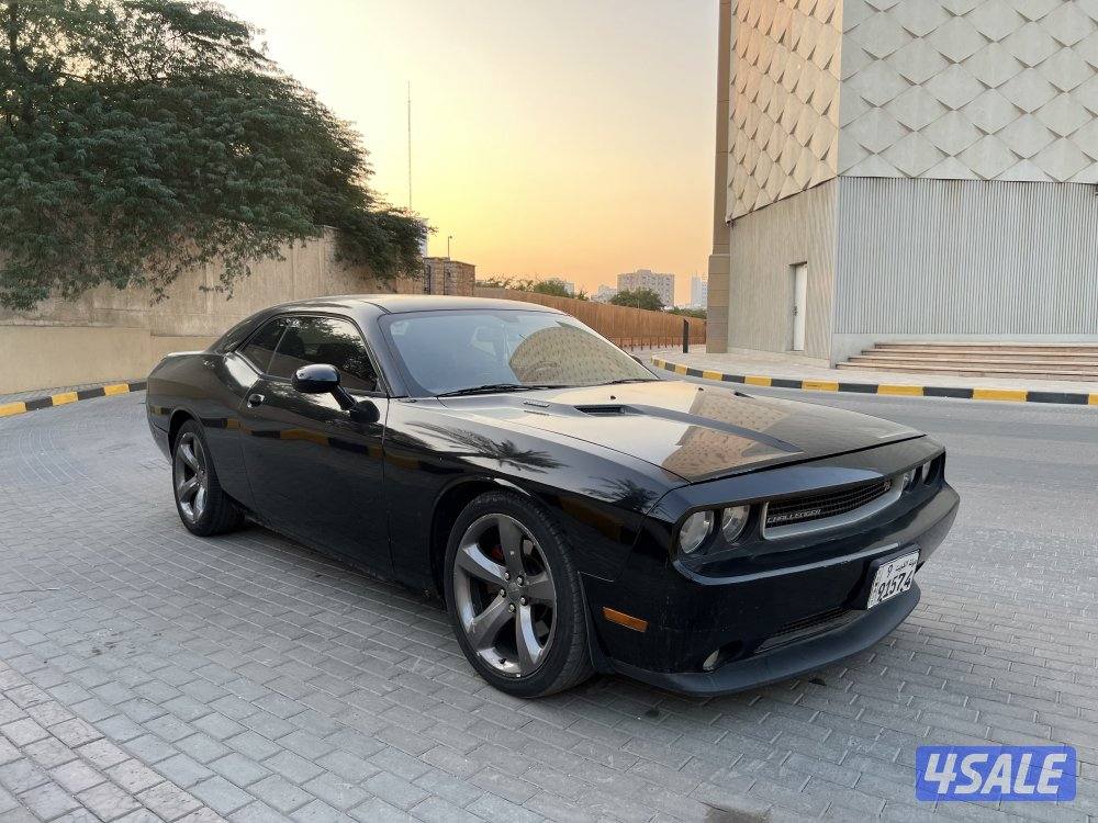 للبيع دوج شالنجر موديل 2014 RT4
