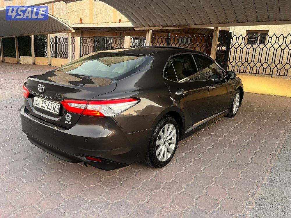 تويوتا الساير كامري - الفل فتحه GLE موديل 20193