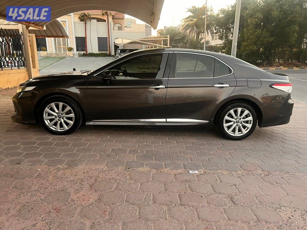 تويوتا الساير كامري - الفل فتحه GLE موديل 20195