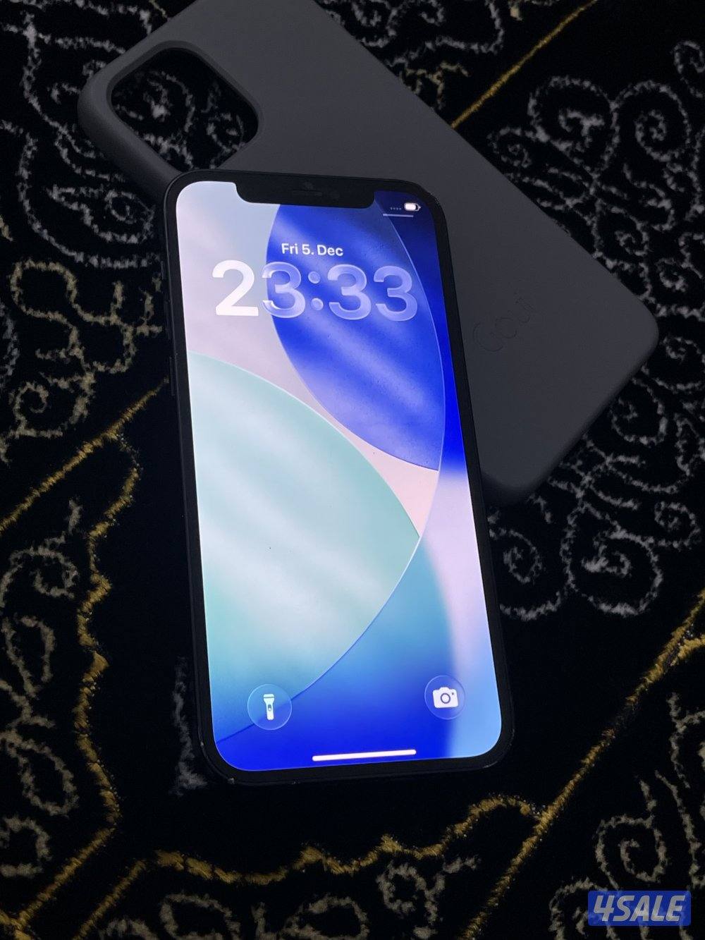 ايفون 12 اسود 256 قيقا بطارية 79 مو مفتوح ولا مصلح مع الاغراض كفر وشحن1