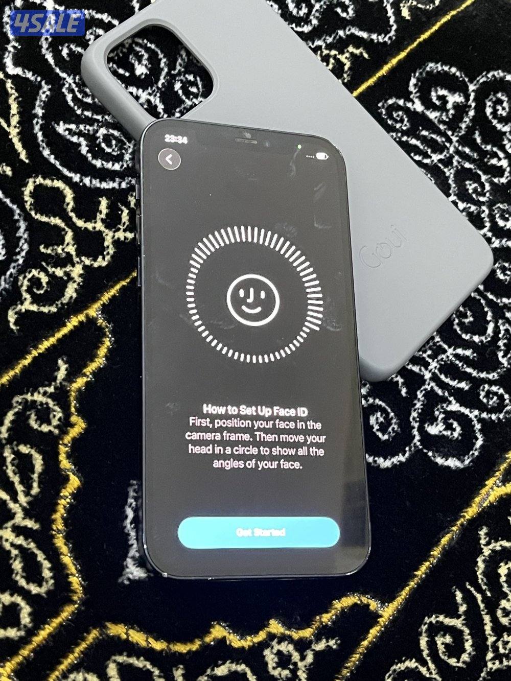 ايفون 12 اسود 256 قيقا بطارية 79 مو مفتوح ولا مصلح مع الاغراض كفر وشحن6