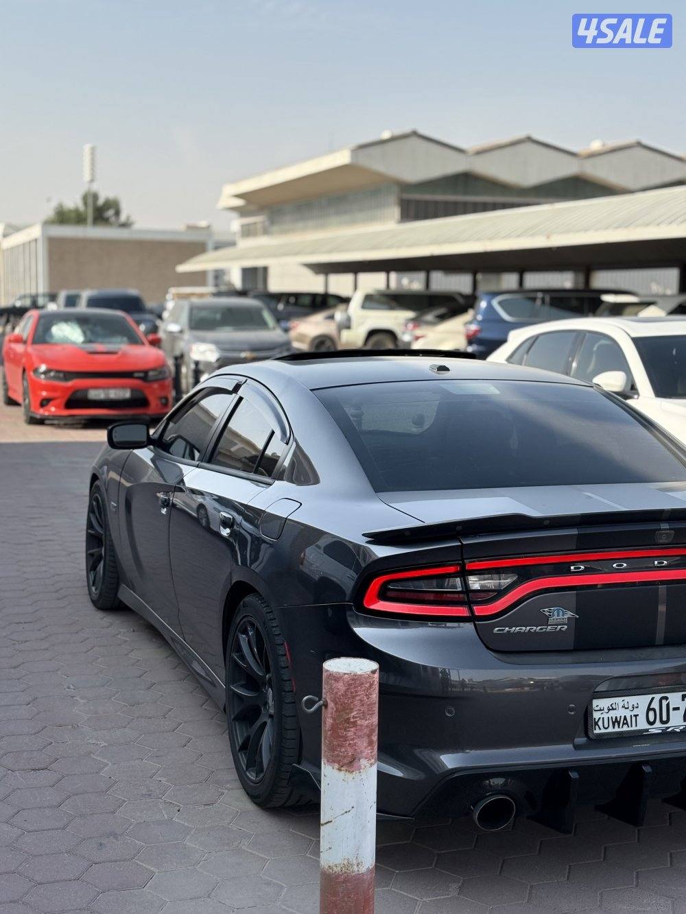 للبيع تشارجر SRT0