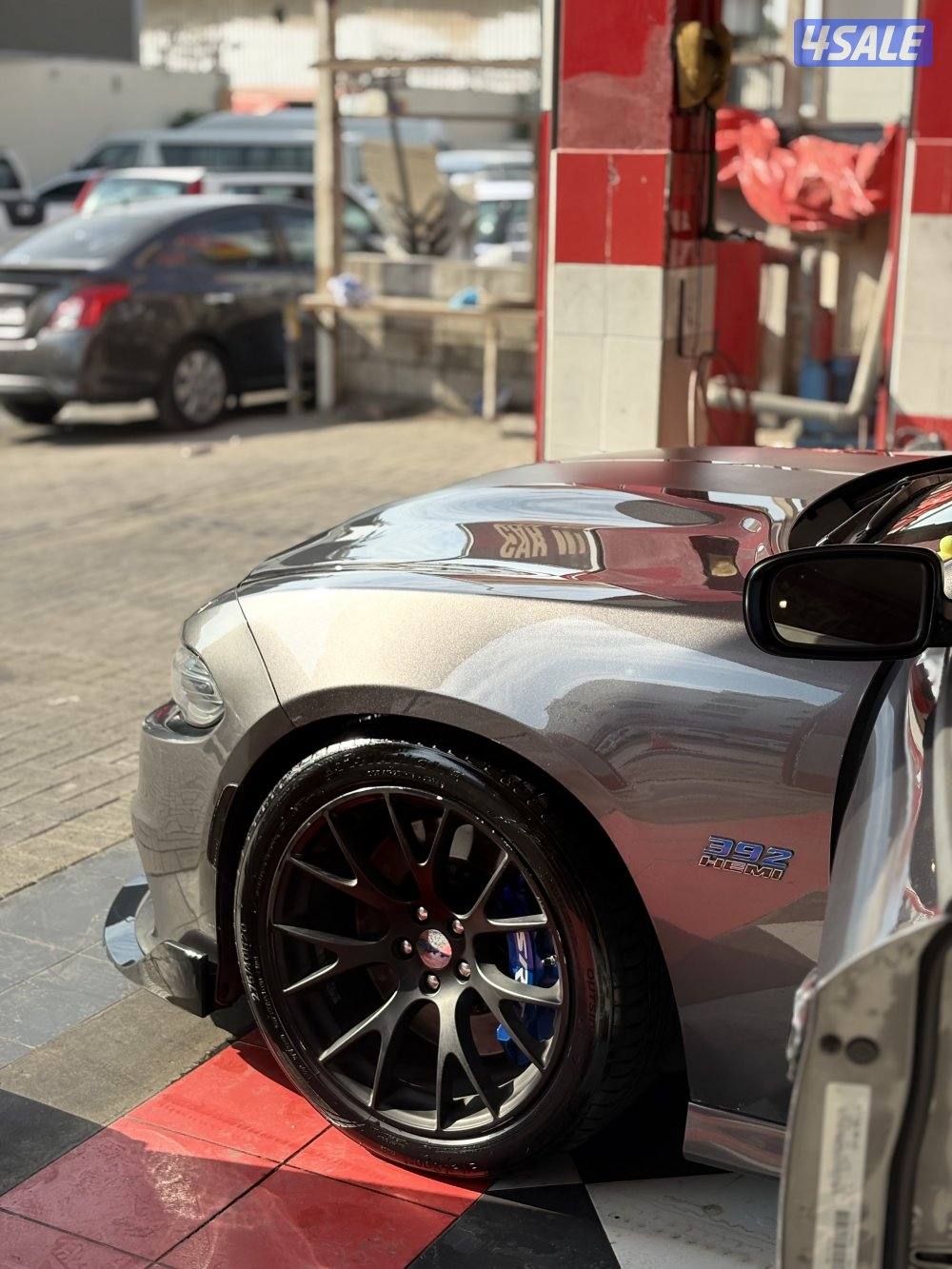 للبيع تشارجر SRT1