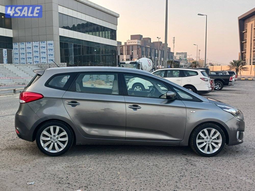 كيا كارينز موديل 20162