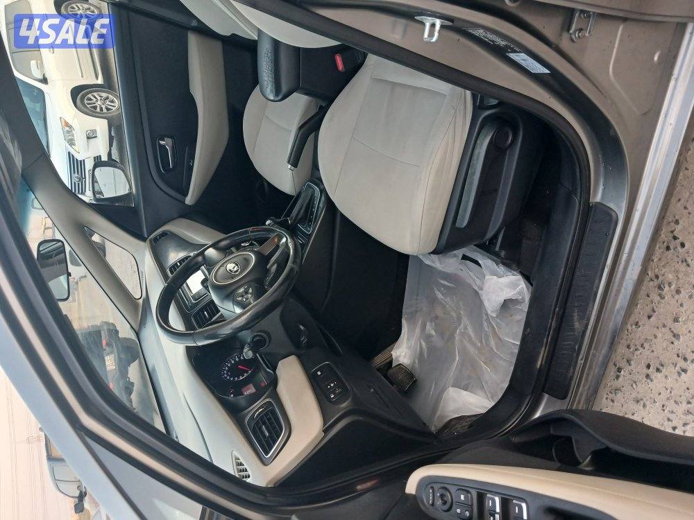 كيا كارينز موديل 20167