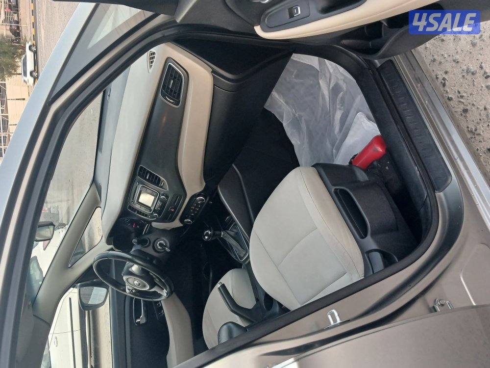 كيا كارينز موديل 20169