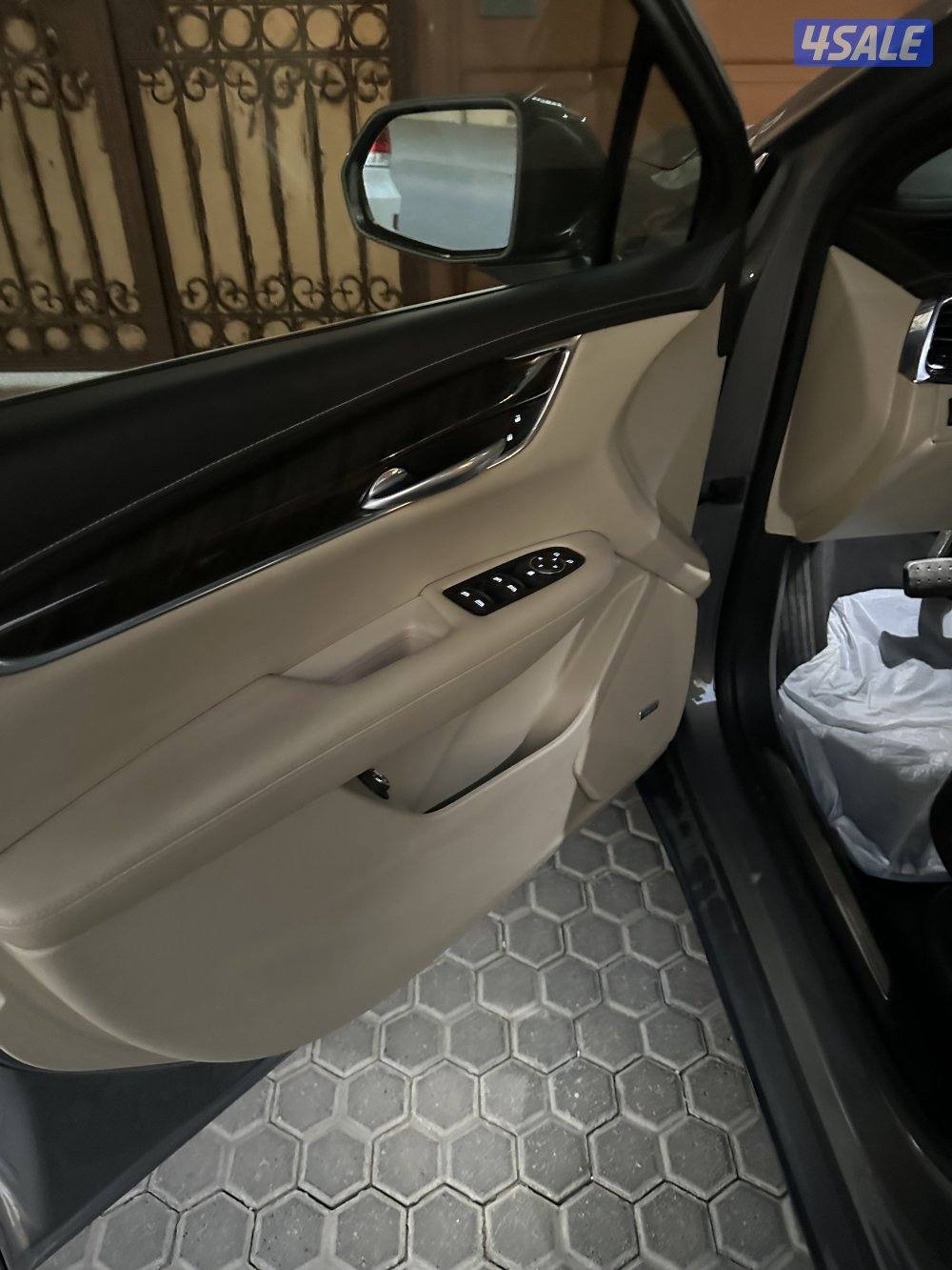 كادلك XT5 بحالة جداً نظيف1