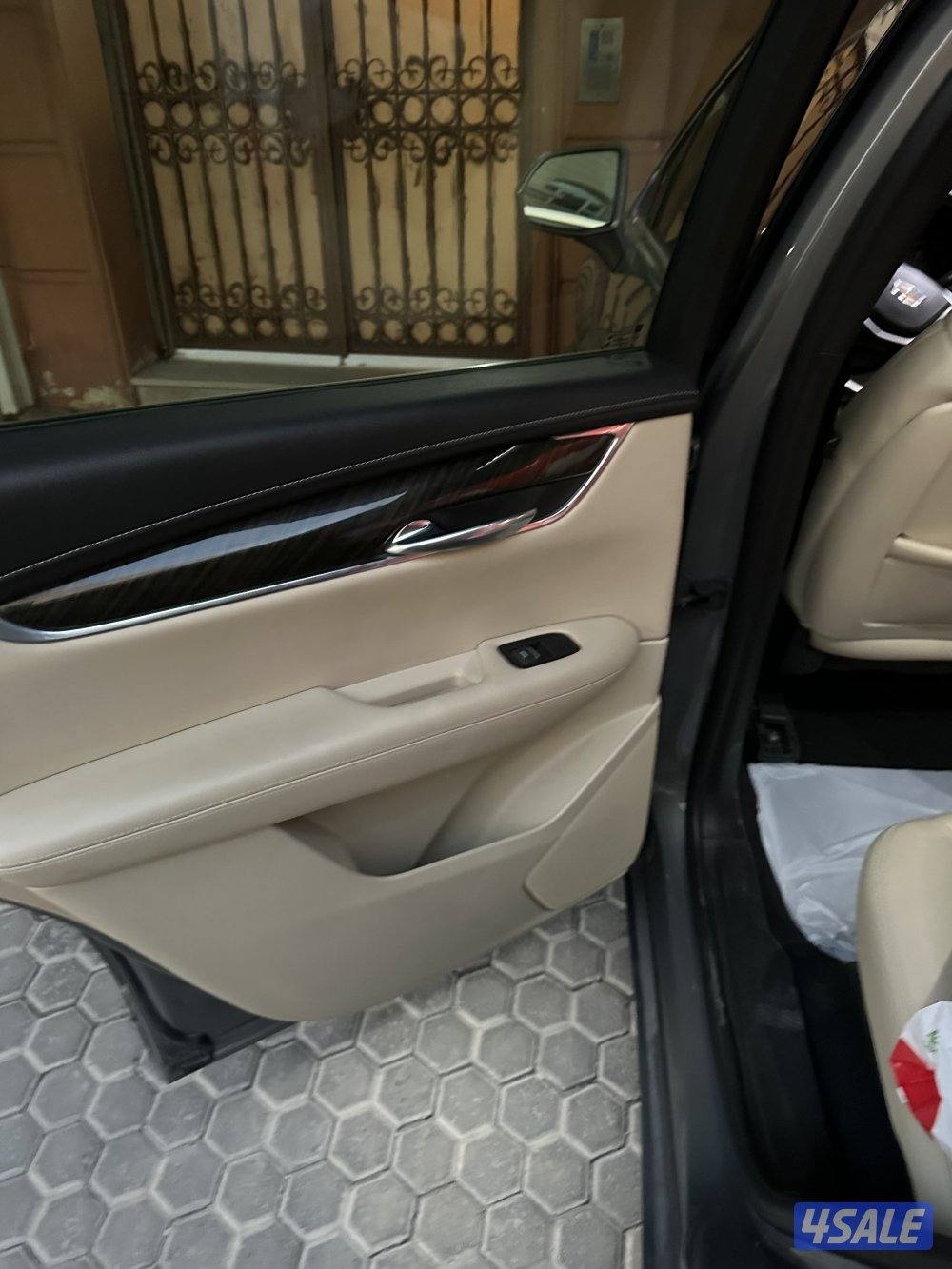 كادلك XT5 بحالة جداً نظيف5