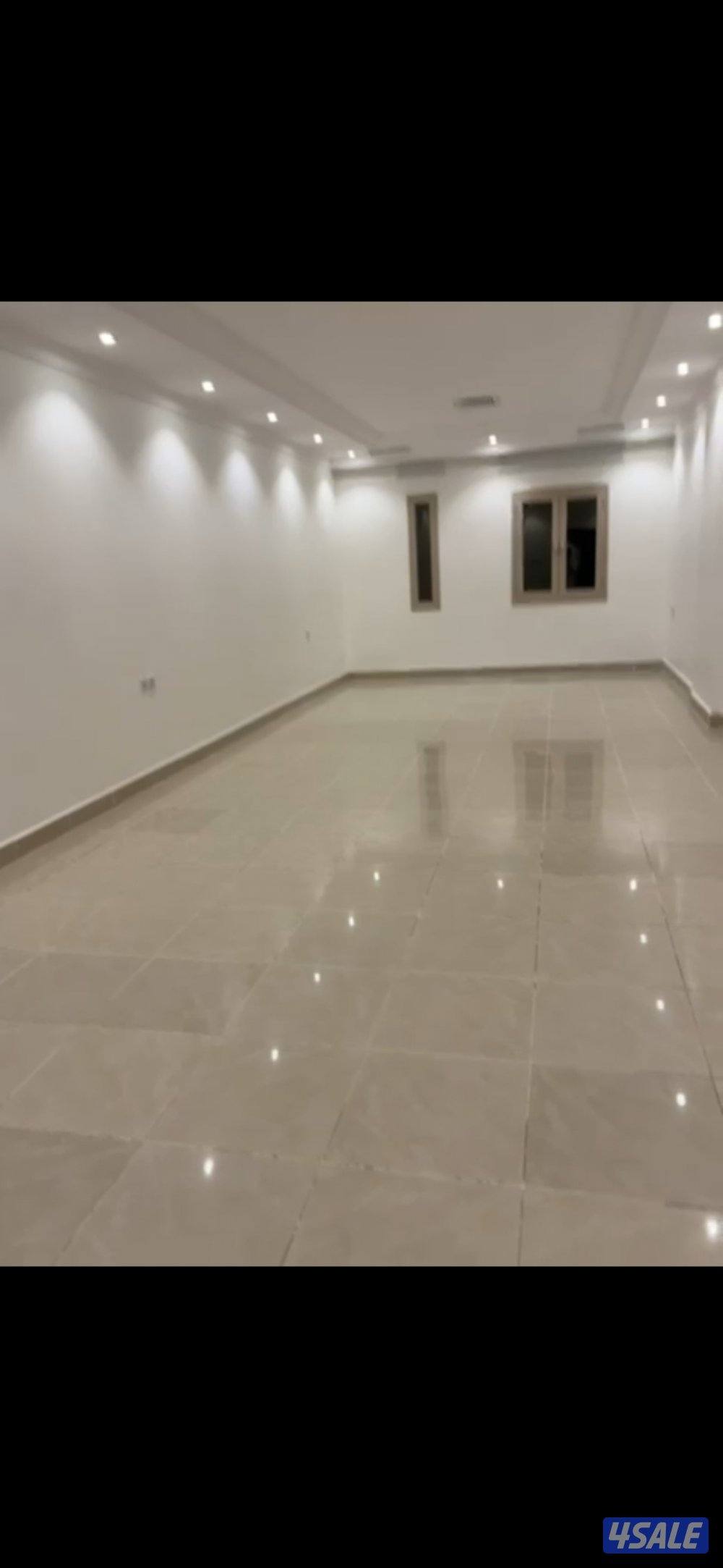 للإيجار شقة كبييرة تشطيب سوبر ديلوكس في العقيلة0