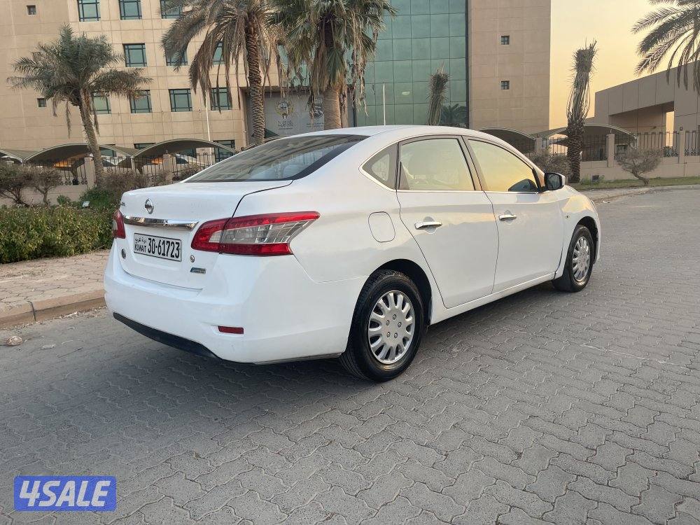 للبيع نيسان سنترا موديل 20151