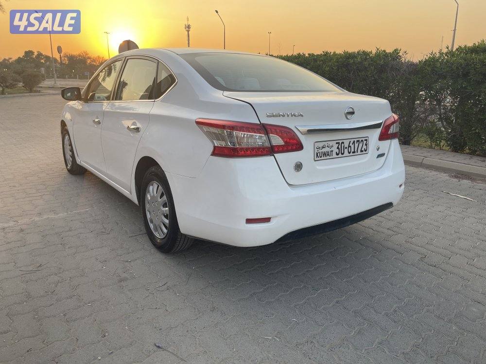 للبيع نيسان سنترا موديل 20154