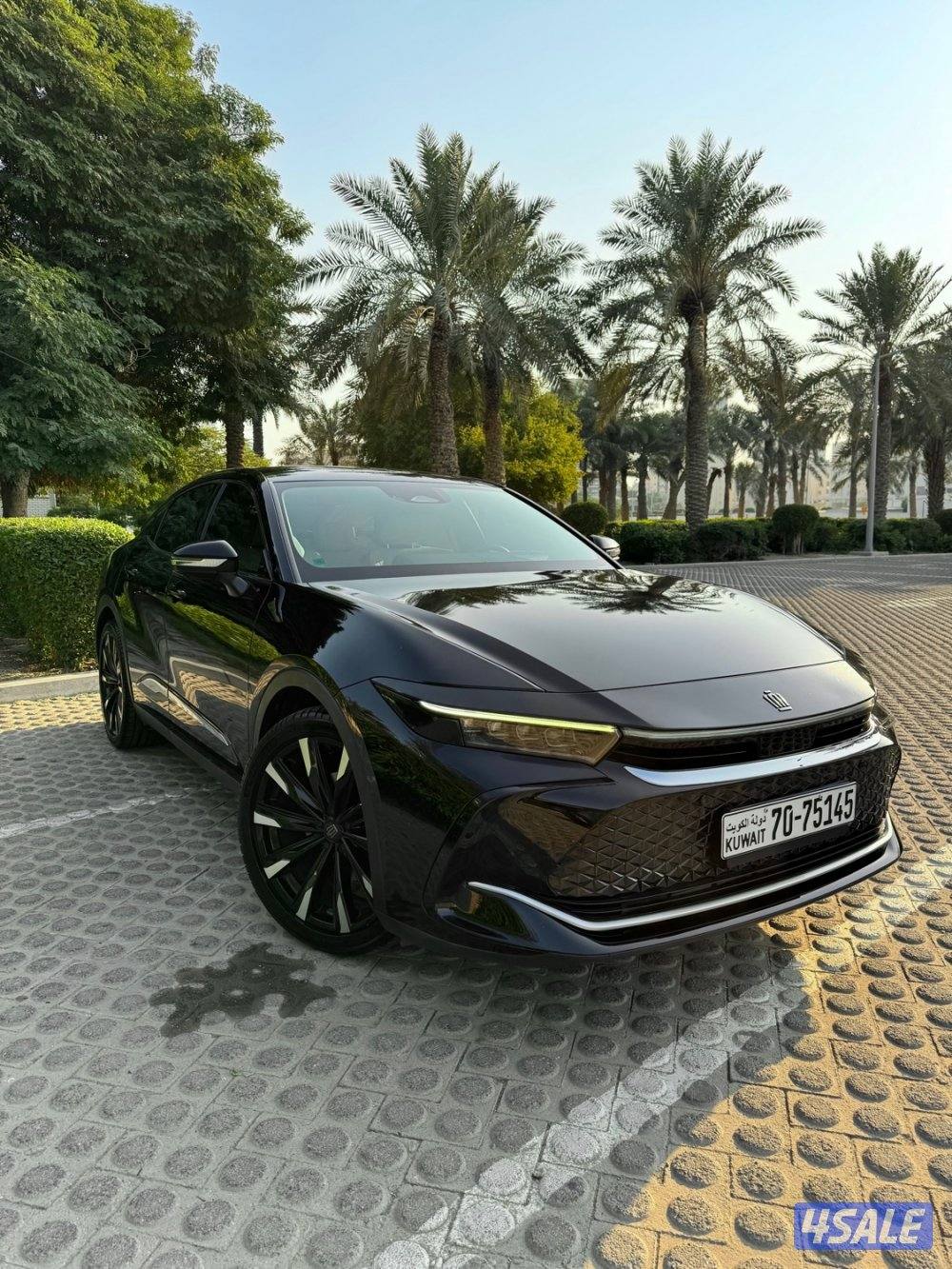 تــويـوتا كـــراون اعـلى صــنف الــدرجة الاولــى1