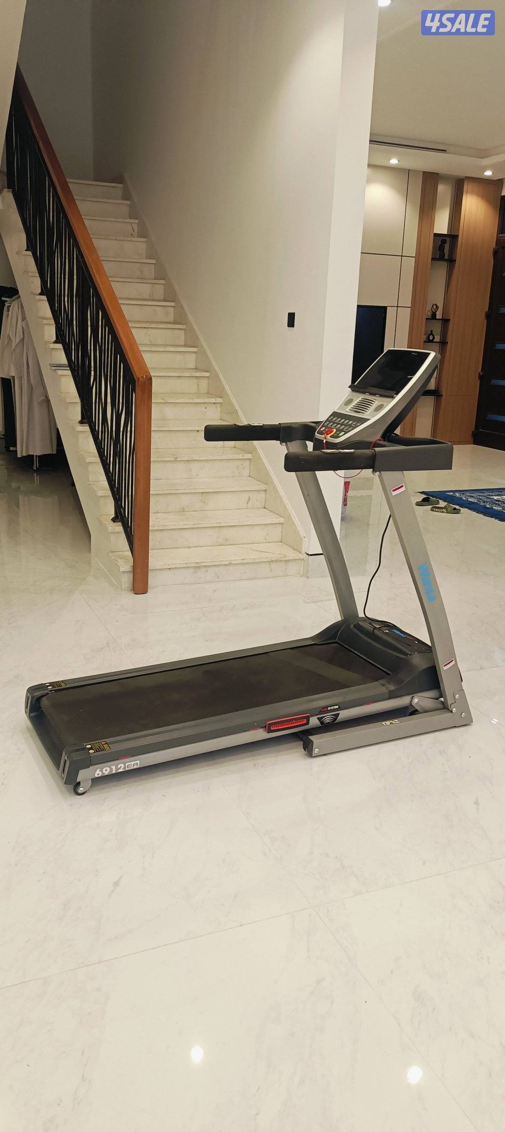 جهاز مشي نظيف جدا. استعمال خفيف .2