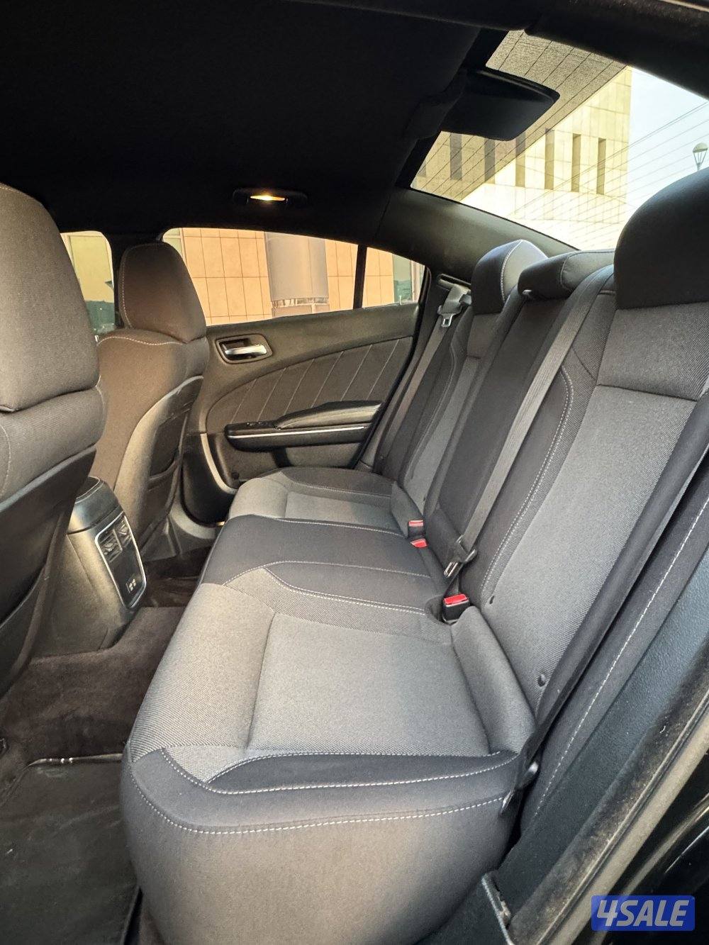 للبيع دودج شارجر موديل 20195