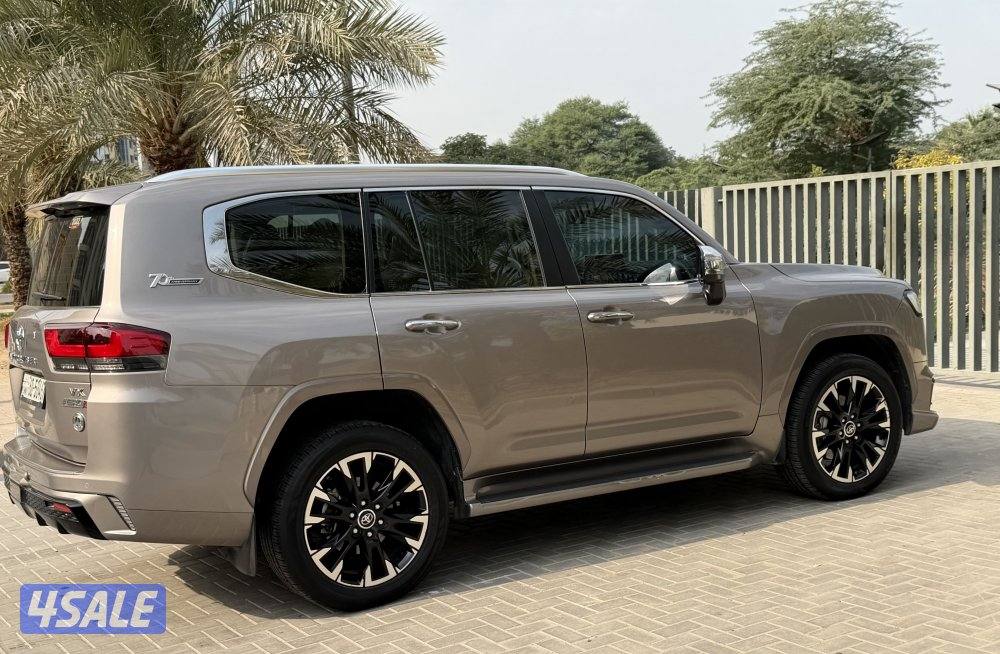 لاند كروزر VX ايرو S تون تيربو موديل 2022 ماشي 40 الساير تحت الكفاله5