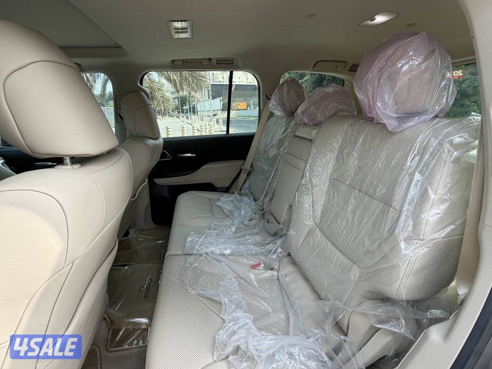 لاند كروزر VX ايرو S تون تيربو موديل 2022 ماشي 40 الساير تحت الكفاله8