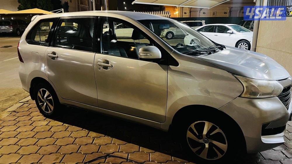 للبيع تويوتا افانزا بحاله جيده قير مكينه شاصي يوجد اصباغ متفرقه4