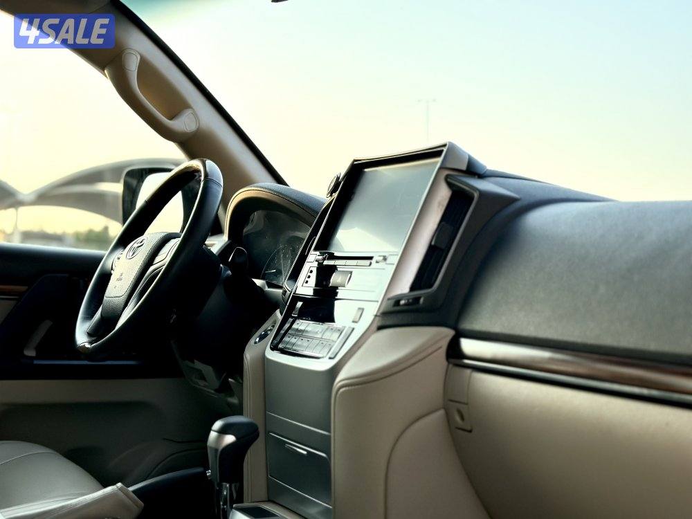 معرض القمة🚩8