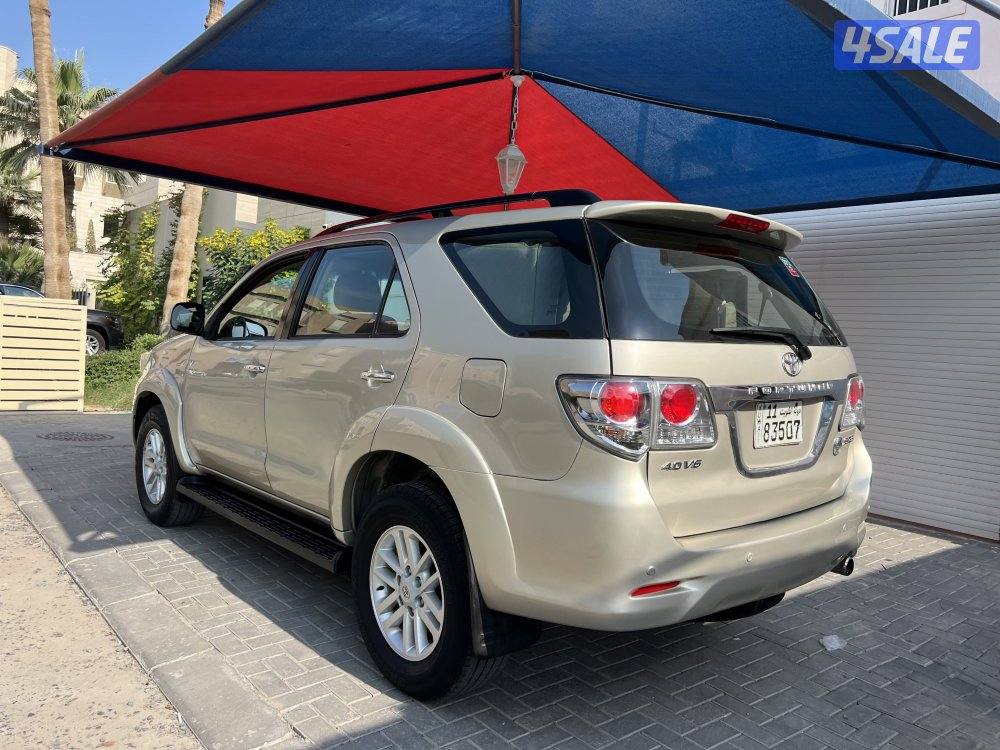 للبيع فورتنر 2013 V6 دبل قير9