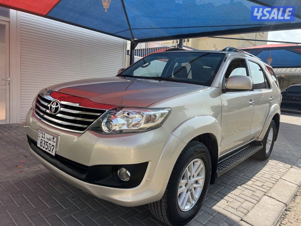 للبيع فورتنر 2013 V6 دبل قير11