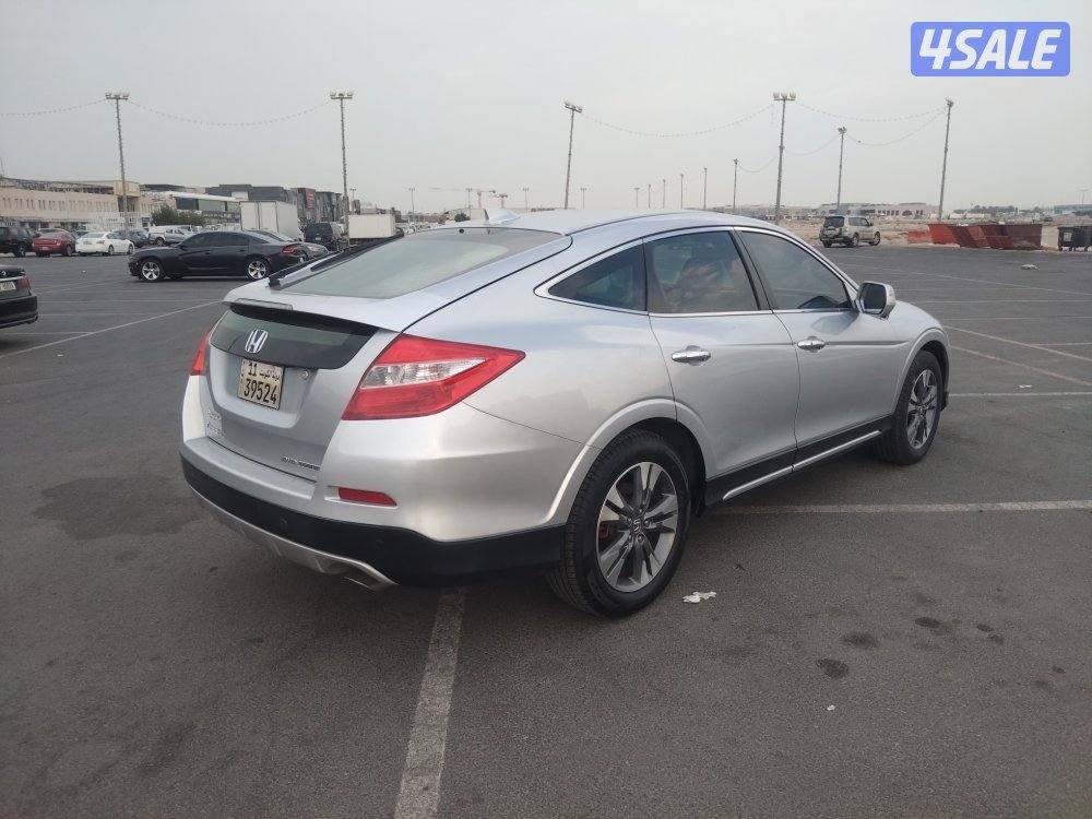 هوندا كروس تاور ٦سلندر موديل ٢٠١٣ فضي عداد ٢٦٦ الف بحاله الوكاله1