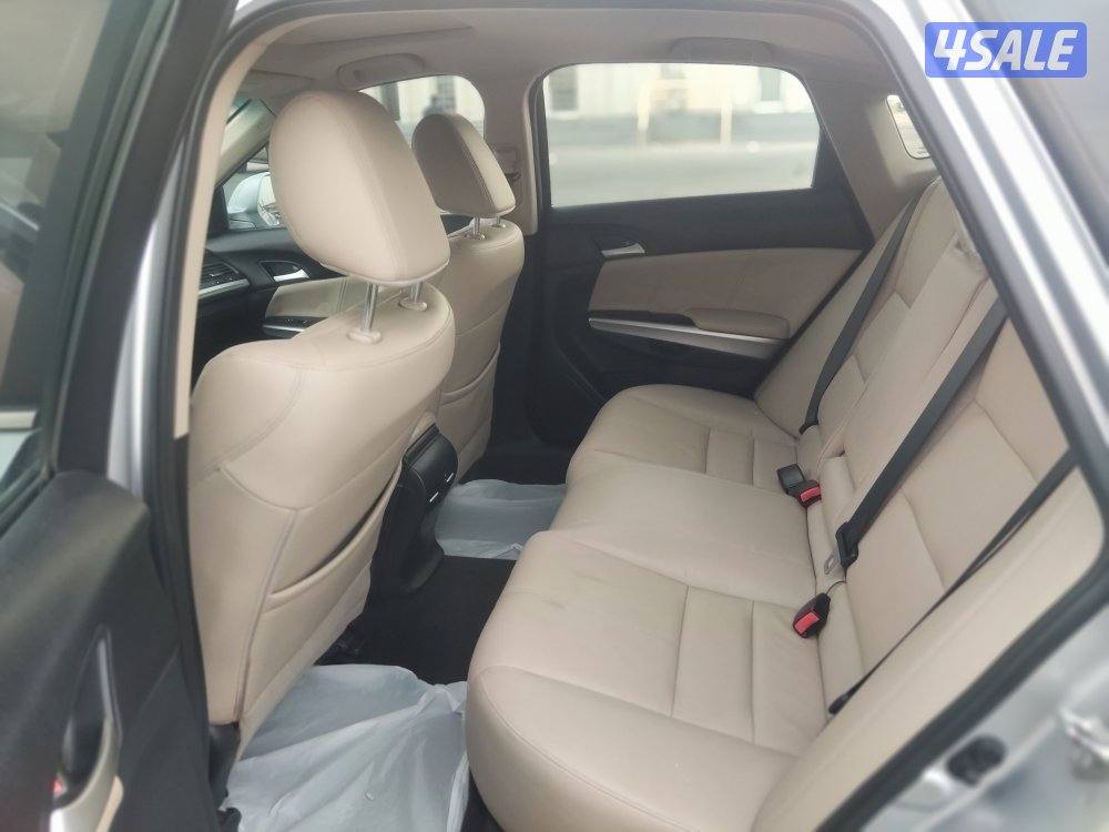 هوندا كروس تاور ٦سلندر موديل ٢٠١٣ فضي عداد ٢٦٦ الف بحاله الوكاله5