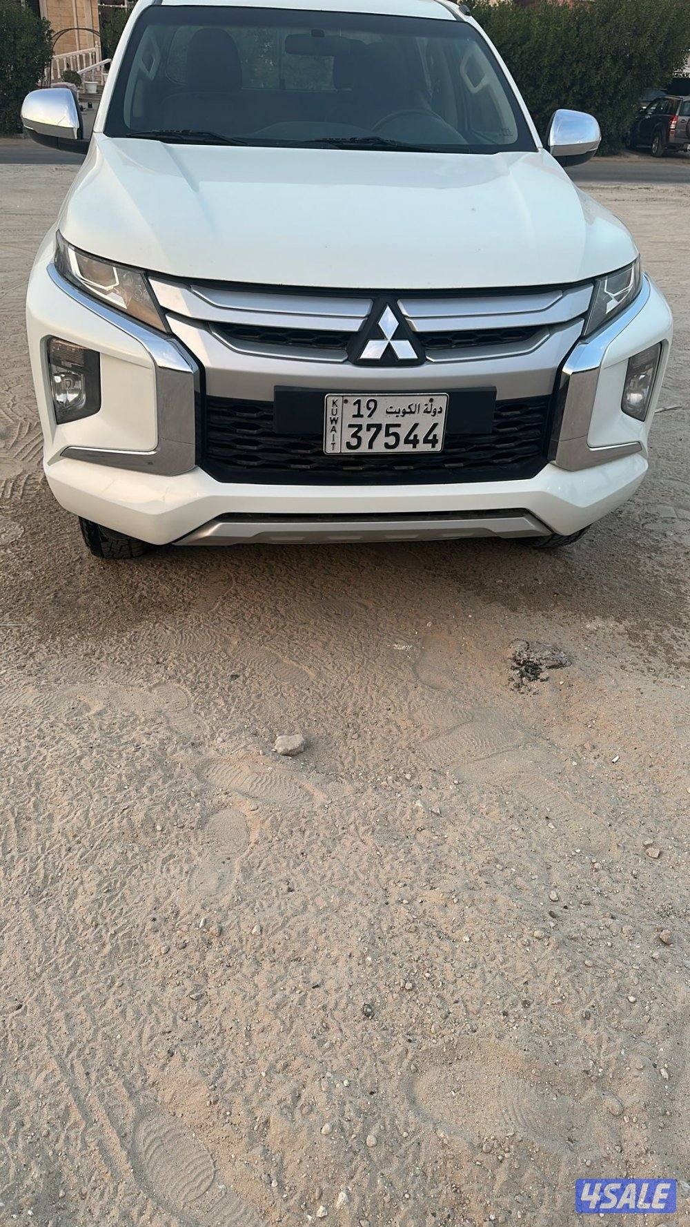 البيع وانيت مينسوبي موديل 2022 L2000 صبغ الوكاله قير عادي دبل شرط الفح3