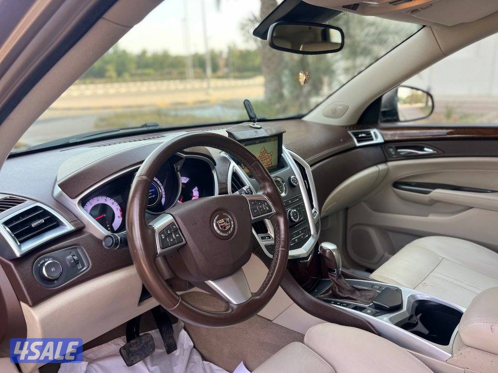 جيب كدلاك SRX موديل ٢٠١٢ بحاله نظيفه درجه اولي عداد ١٤٠ الف9