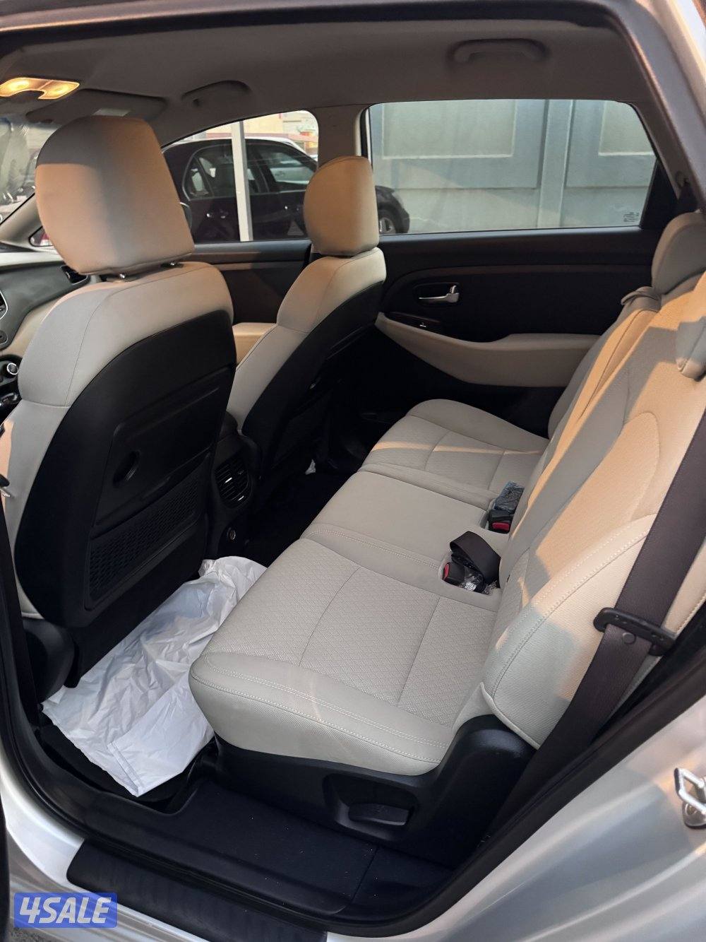 كيا كارينز 20180