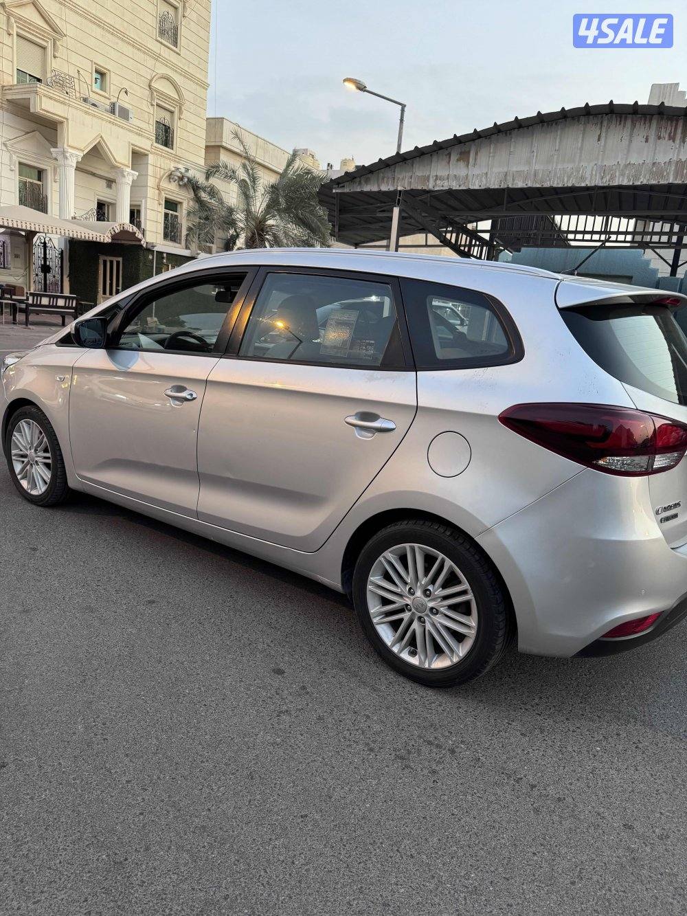 كيا كارينز 20182