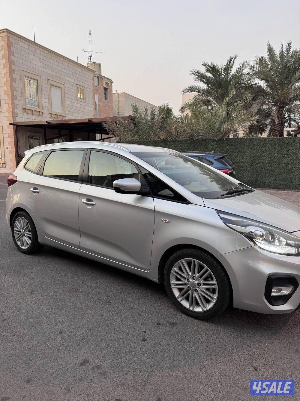 كيا كارينز 20184