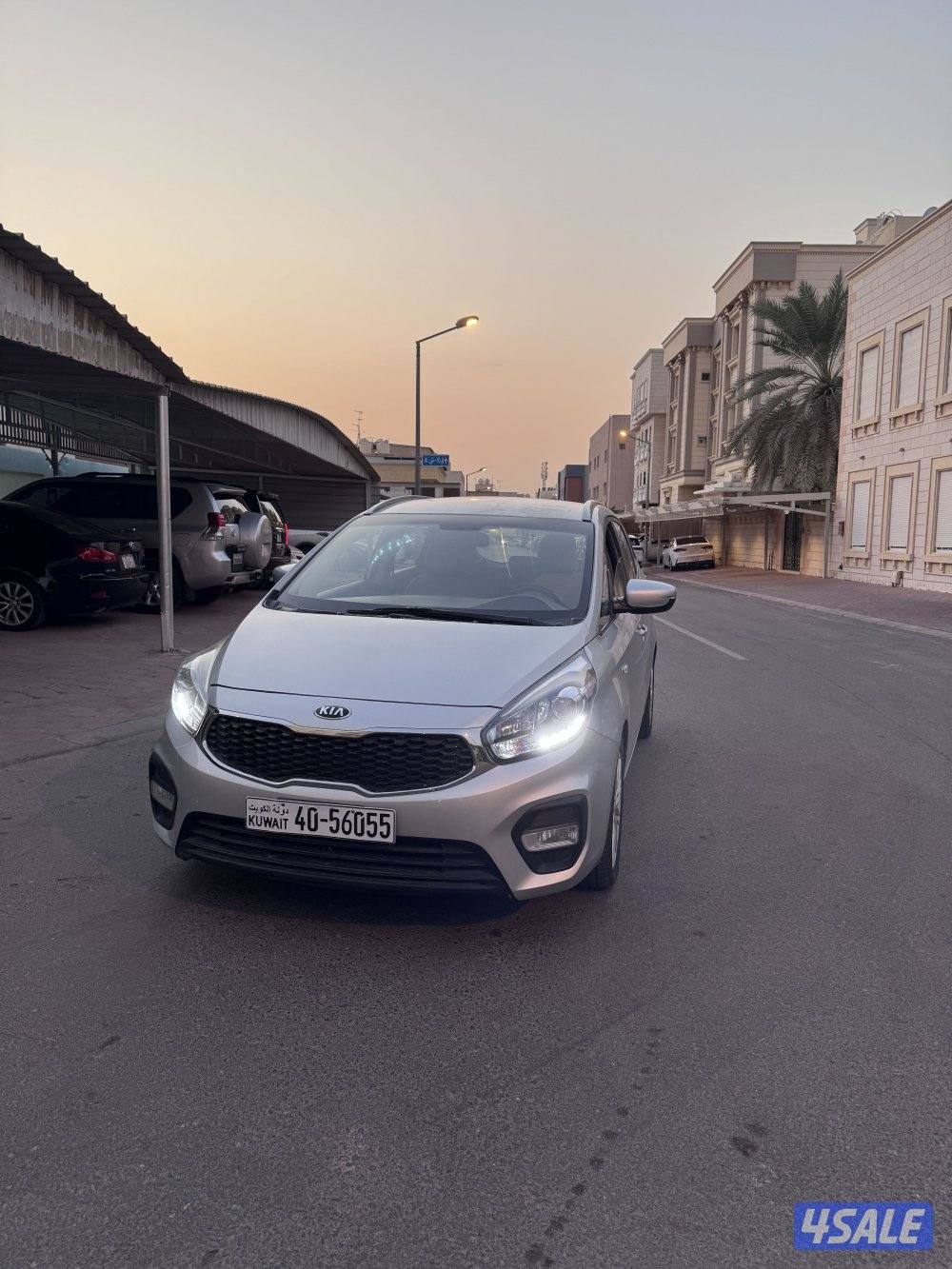 كيا كارينز 20185